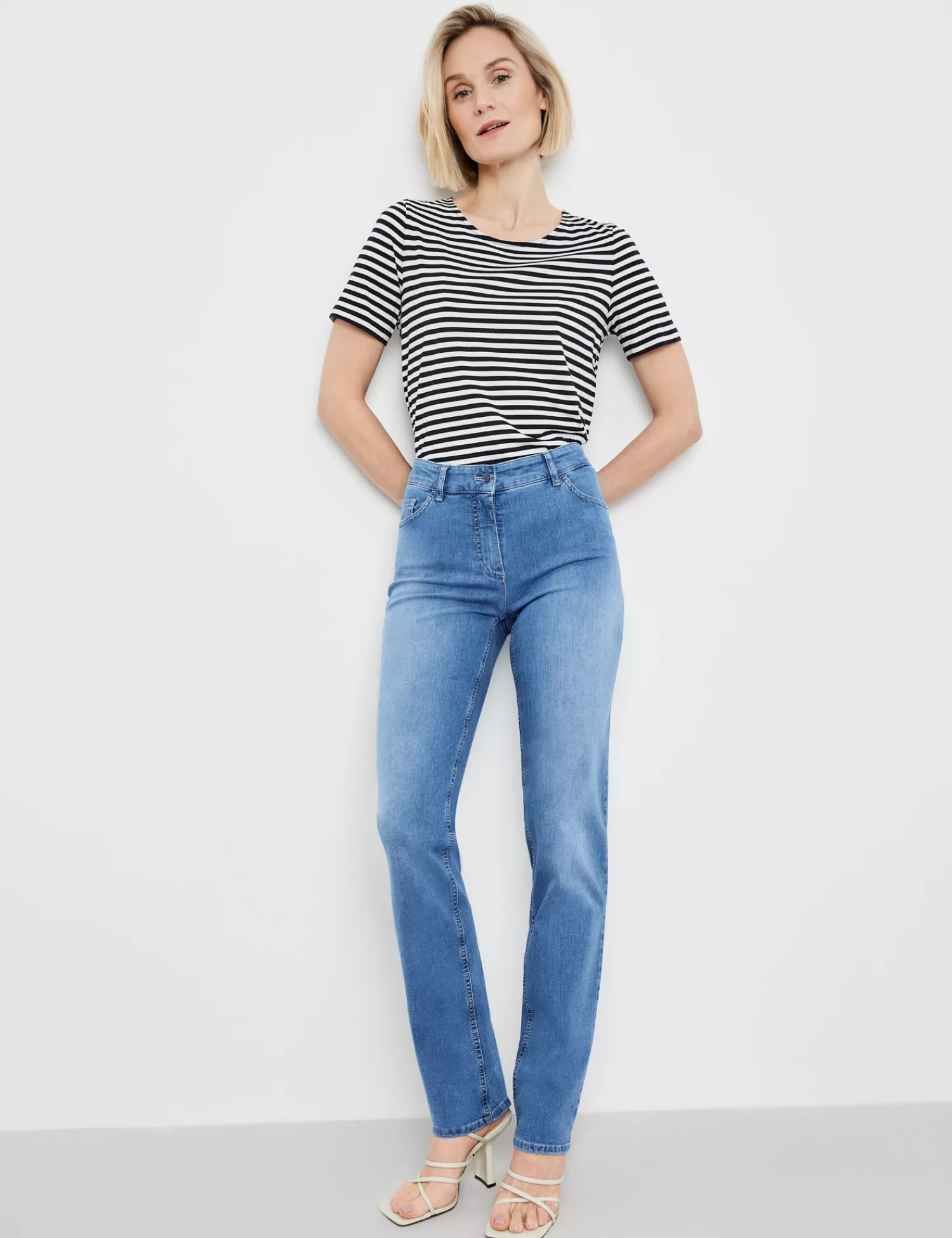 Hot 5-Pocket Hose Straight Fit Damen Jeans