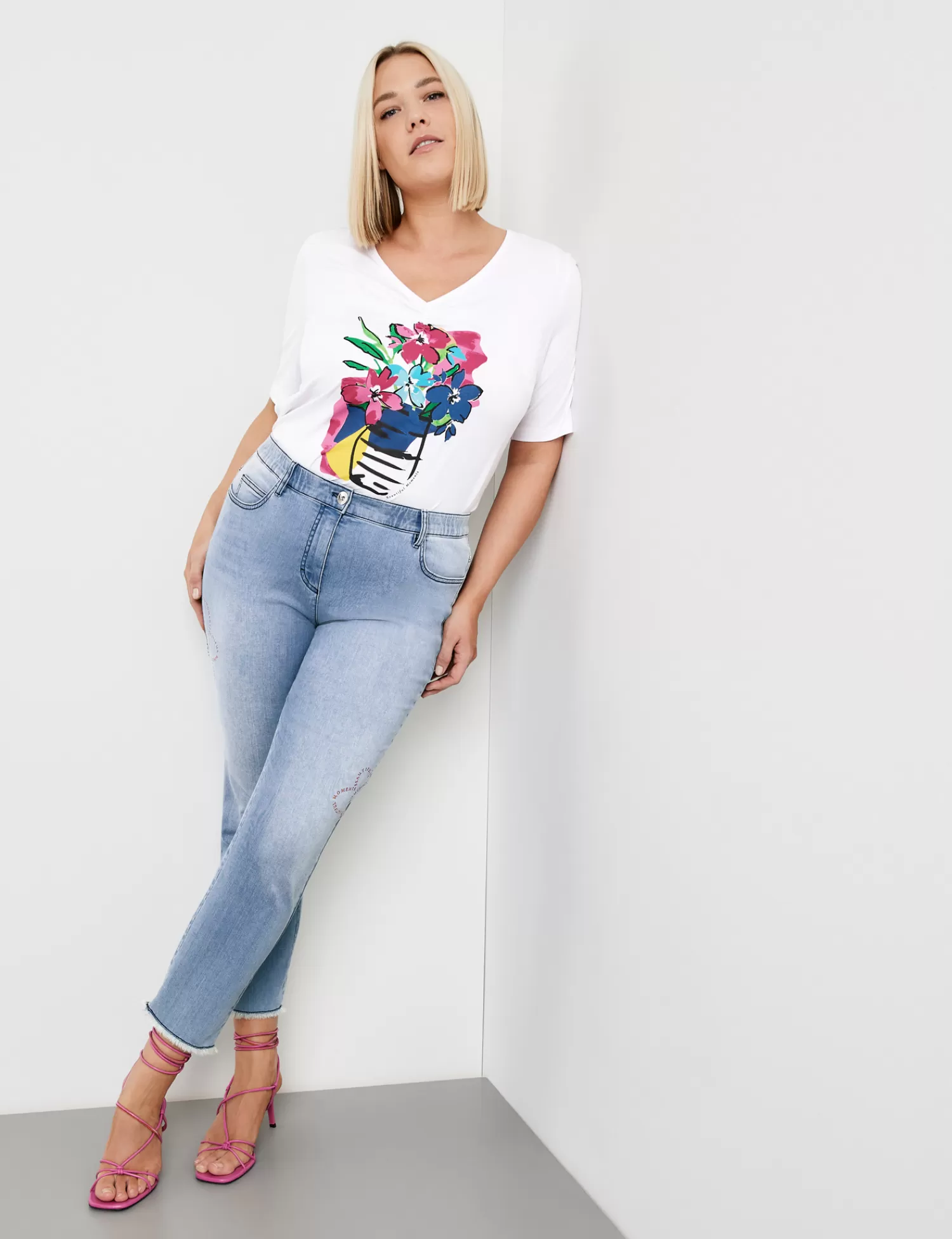 Flash Sale 7/8 Jeans Mit Platzierten Bluten-Prints Betty Damen Jeans