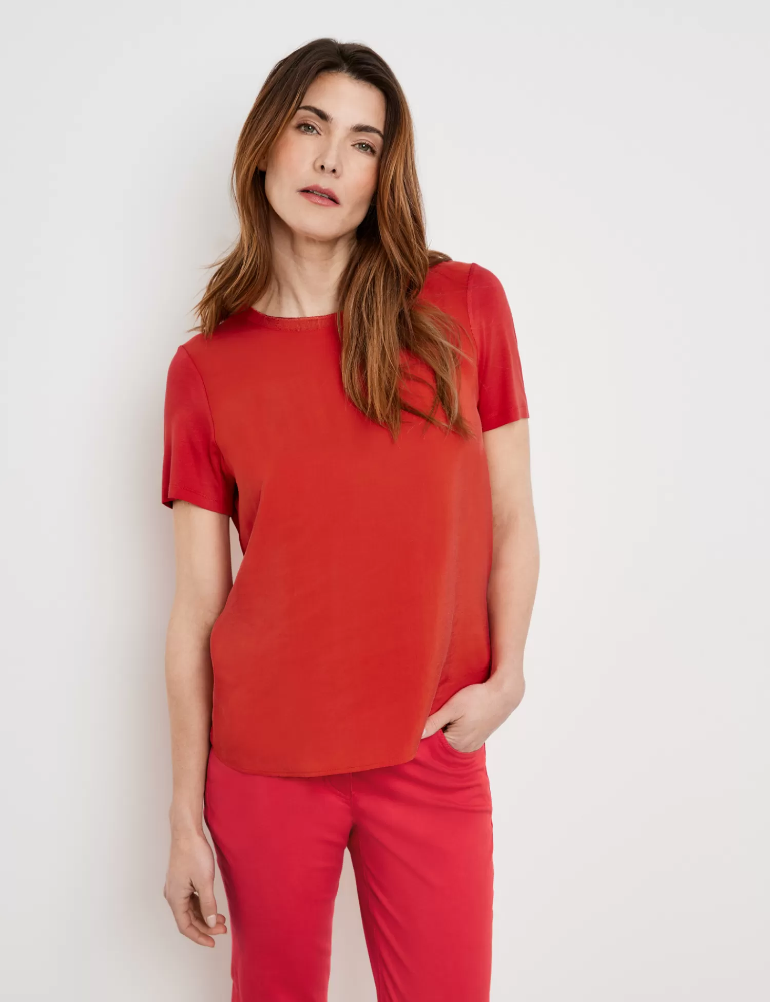 Online Basic T-Shirt Mit Material-Patch Damen T-Shirts