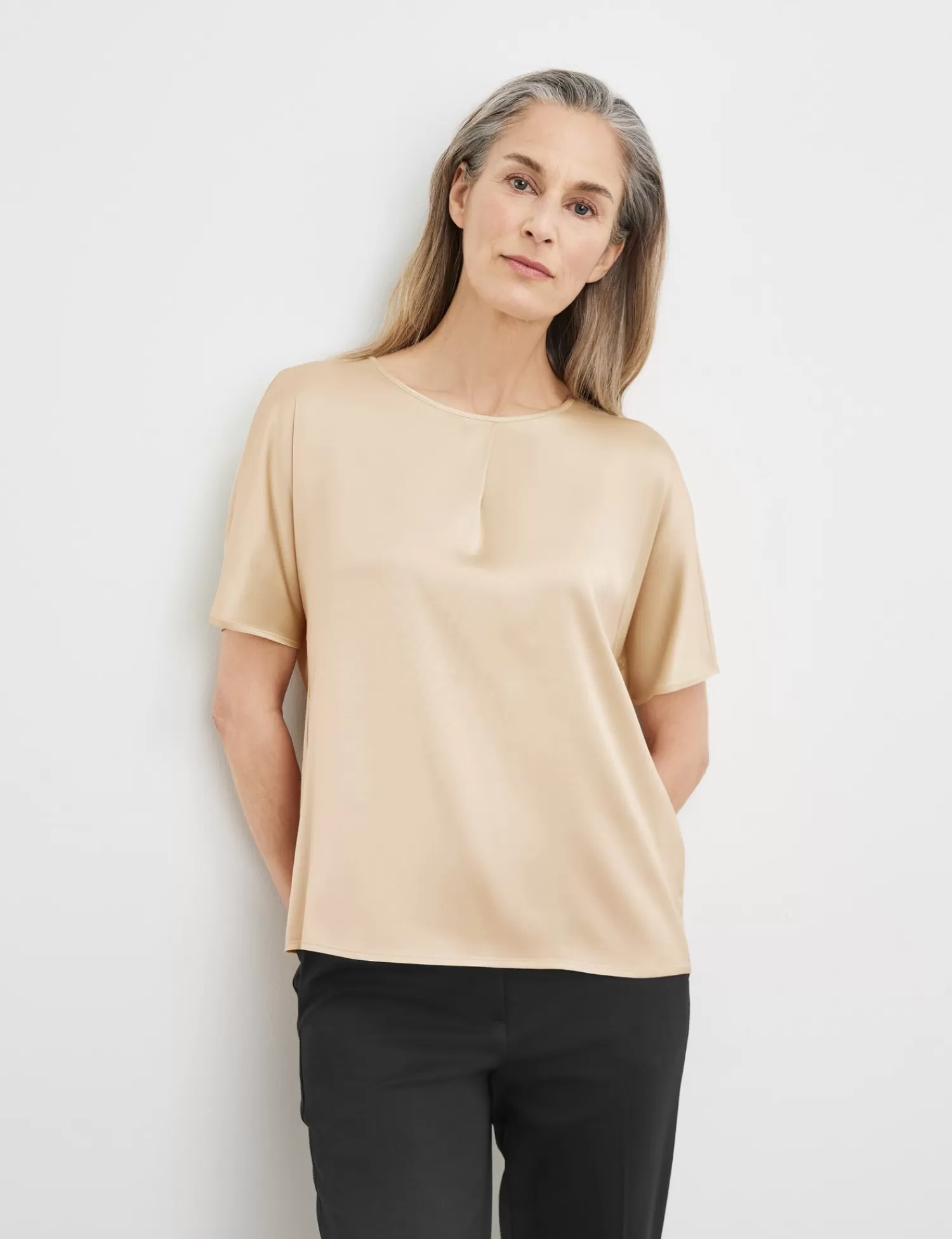 Flash Sale Blusenshirt Mit Gelegter Falte Am Ausschnitt Damen Blusenshirts