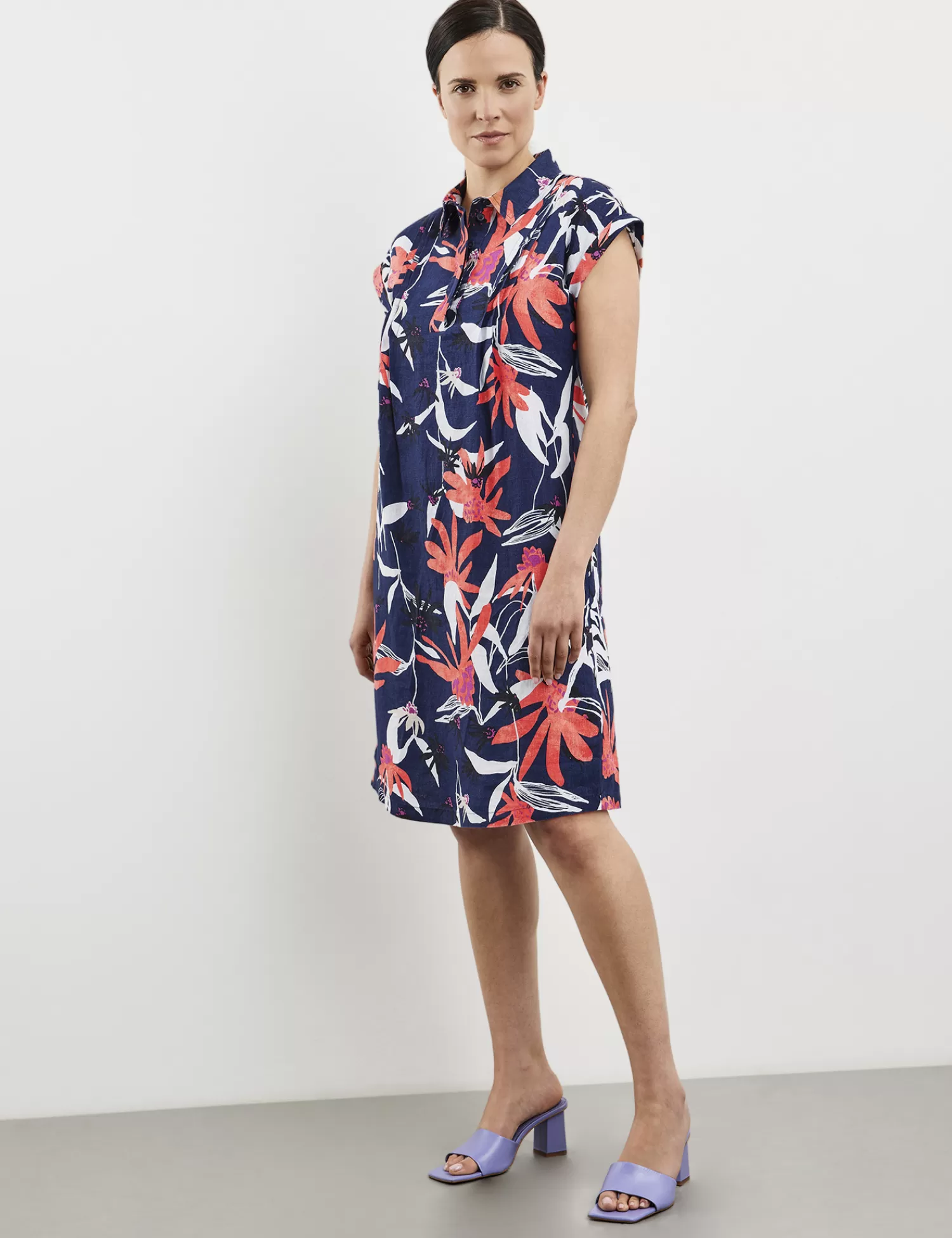 Outlet Floral Gemustertes Blusenkleid Mit Armelaufschlag Damen Sommerkleider