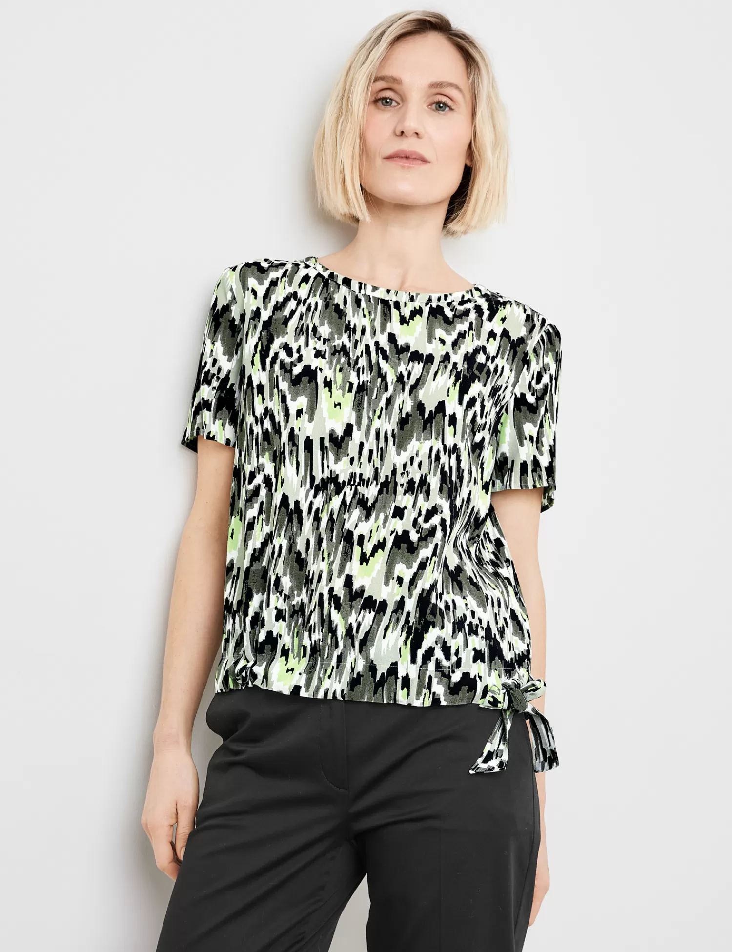 Shop Gemustertes Blusenshirt Mit Tunnelband Im Saum Damen Blusenshirts