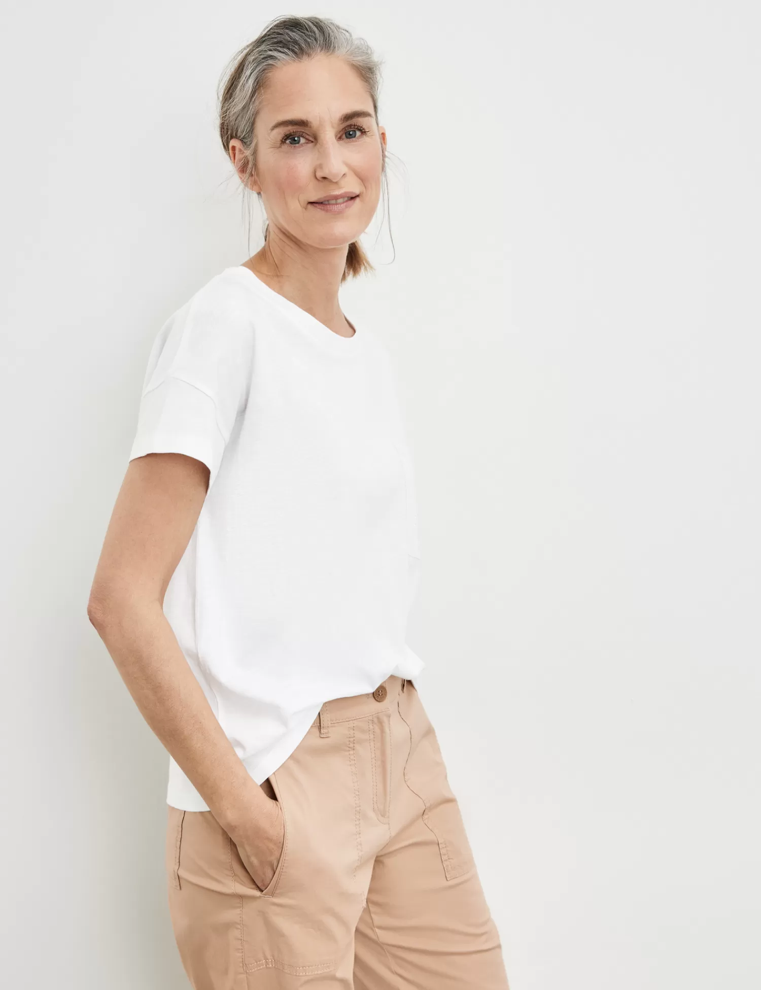 Shop T-Shirt Mit Brusttasche Im Hakel-Look Damen T-Shirts