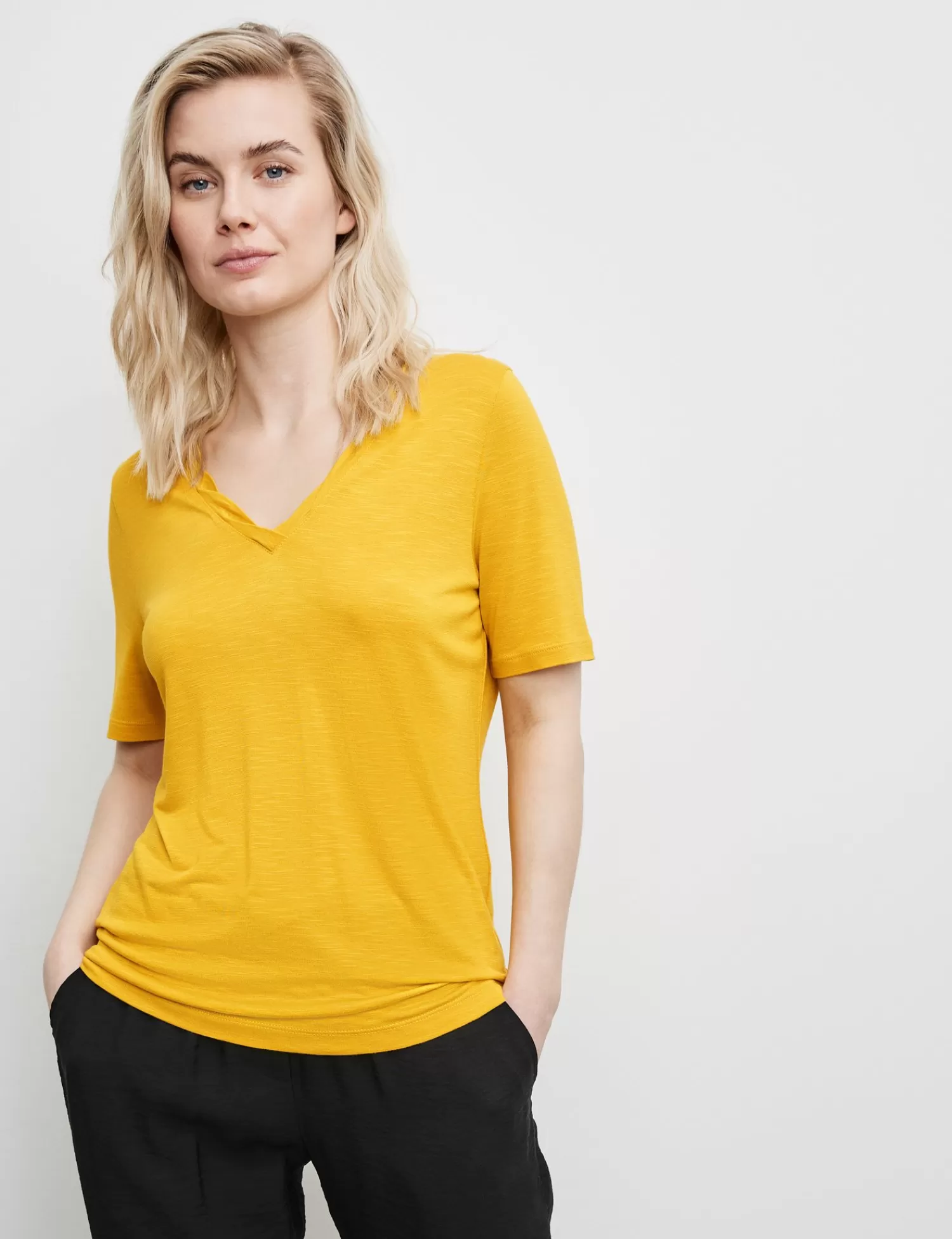 Online T-Shirt Mit V-Ausschnitt Damen Tops